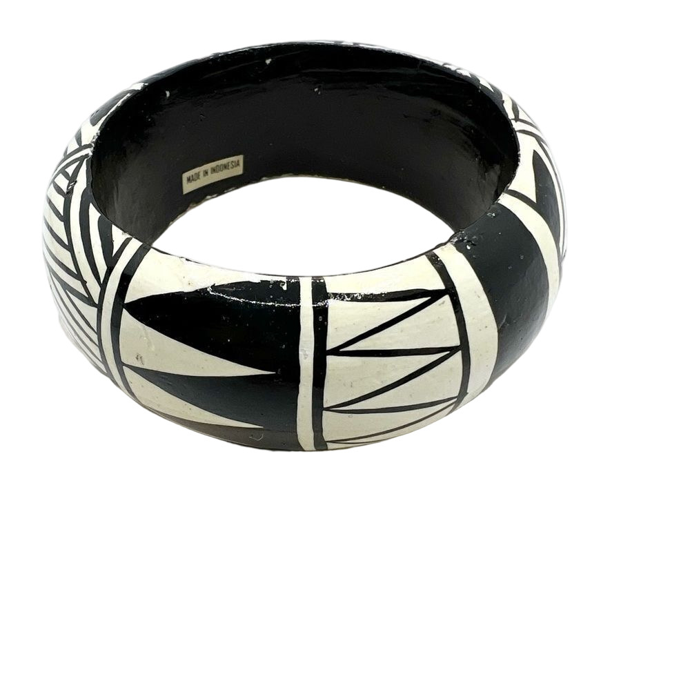 🍭4/$30 Tribal Print Large Chunky Bangle Bracelet - has damage